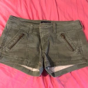 Camo American eagle size 4 shorts